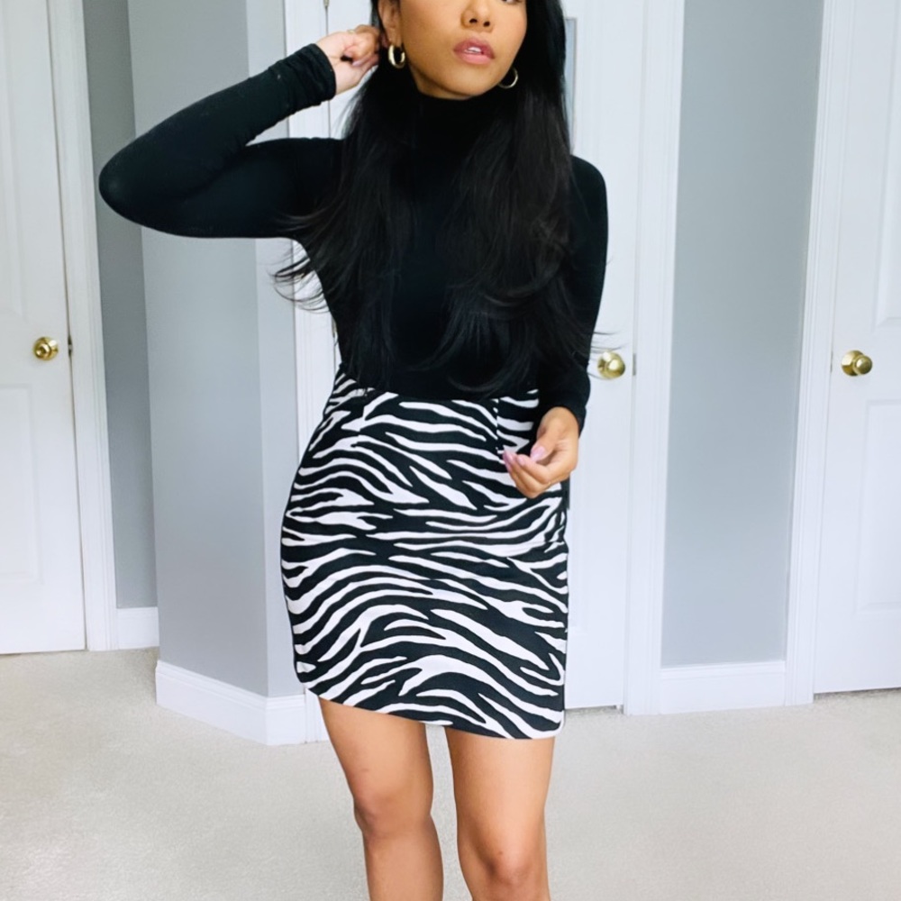 White House Black Market | Black White Zebra Animal Print High Waist Mini Skirt - Picture 8 of 13